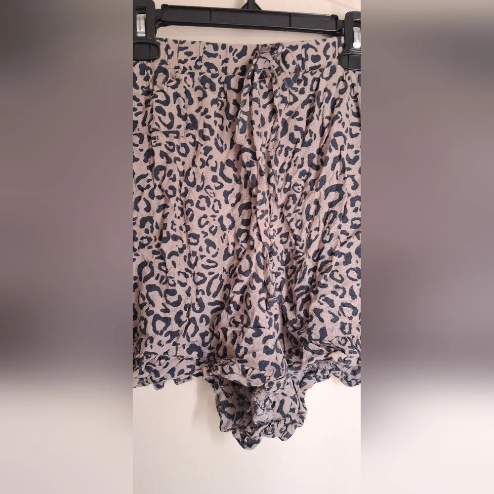 American Eagle Sz L Leopard Print Women's Shorts - Picture 6 of 6